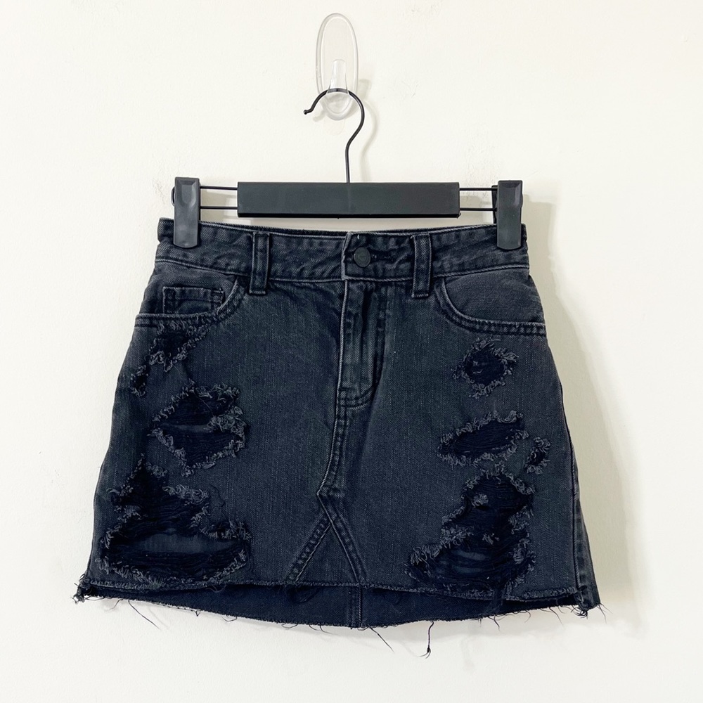 Hollister Black Faded Wash Distressed High-Rise Skirt Size 00 - Picture 2 of 9
